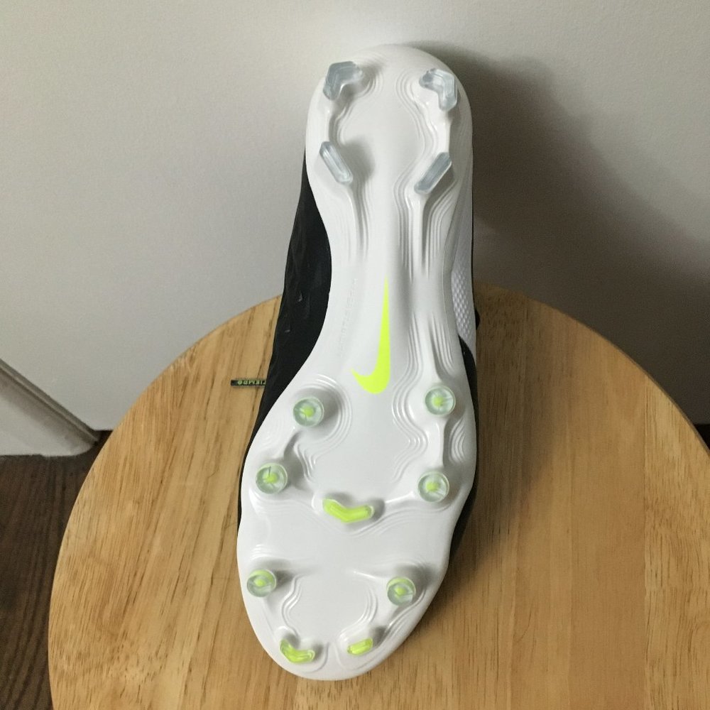 Nike Tiempo Legend 8 Elite FG B&W-Volt cleats - Picture 5 of 12